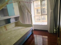 4室2廳2陽(yáng)臺(tái) 玫瑰灣小區(qū)臥室