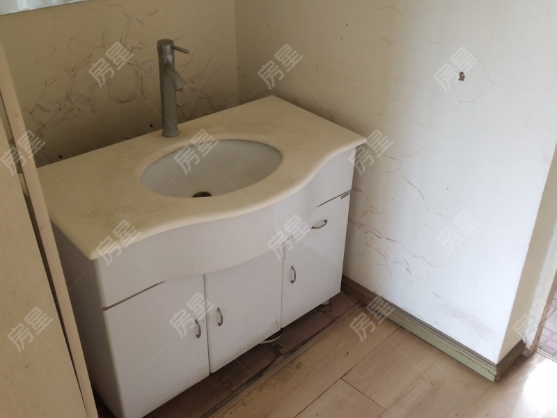 3室2廳2陽臺 怡康溫泉新村A區(qū)衛(wèi)生間