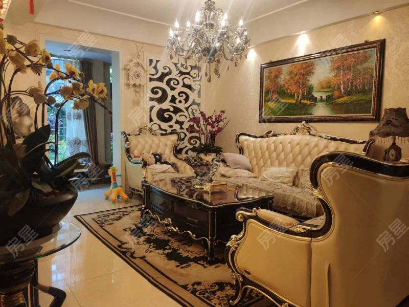 5室2廳2陽臺 金岸春天客廳