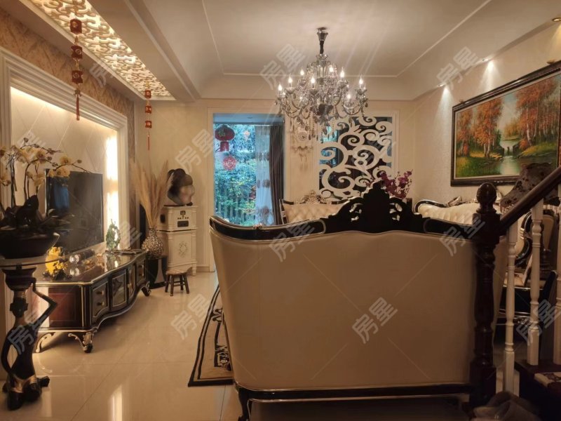 5室2廳2陽臺 金岸春天客廳