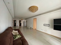 3室2廳2陽(yáng)臺(tái) 濱江俊園萊茵組團(tuán)客廳