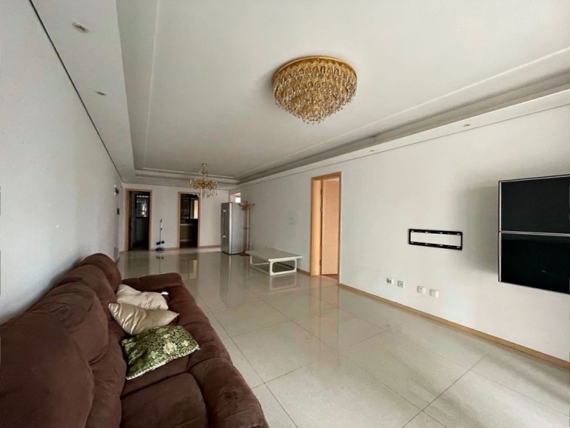 3室2廳2陽(yáng)臺(tái) 濱江俊園萊茵組團(tuán)客廳