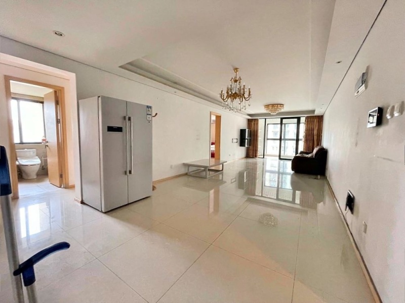 3室2廳2陽(yáng)臺(tái) 濱江俊園萊茵組團(tuán)客廳