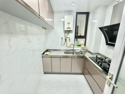 4室2廳2陽(yáng)臺(tái) 萬(wàn)彩城四期