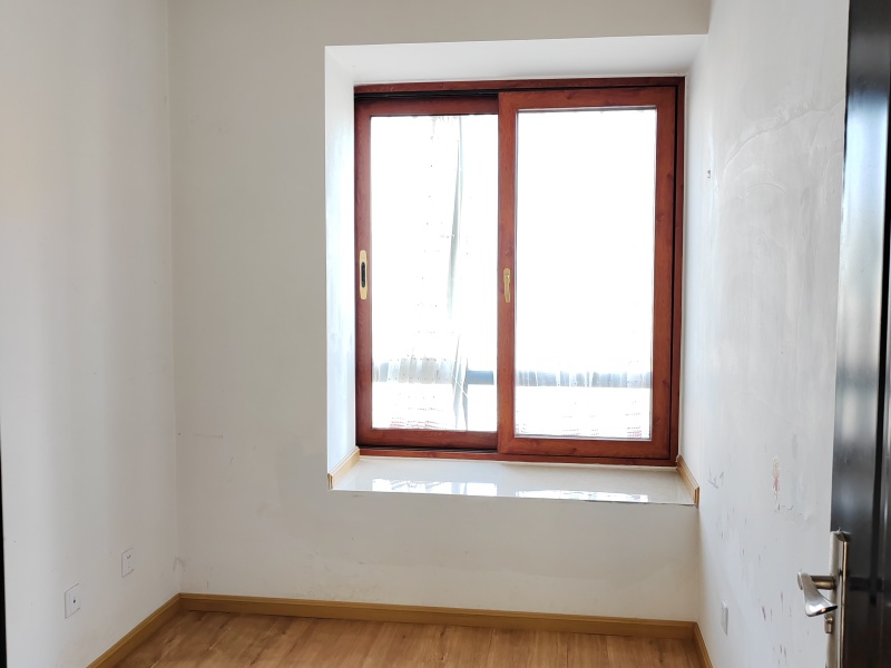 3室2廳1陽(yáng)臺(tái) 盛高大城二期臥室