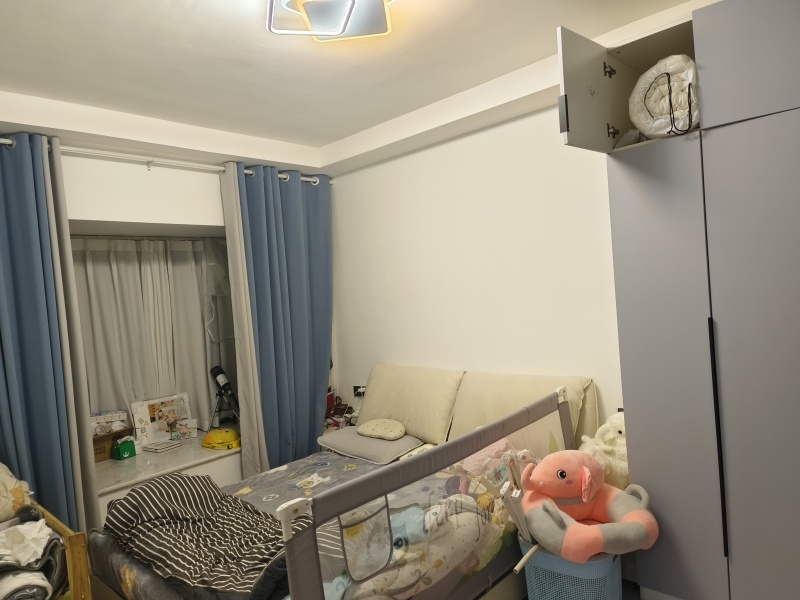 3室2廳2陽(yáng)臺(tái) 招商雍和府一期臥室