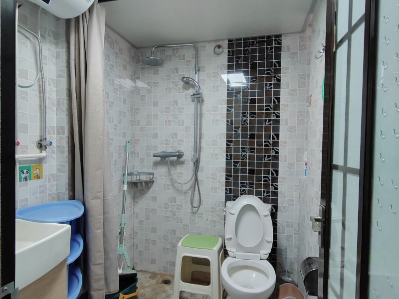 3室2廳1陽(yáng)臺(tái) 盛高大城二期衛(wèi)生間