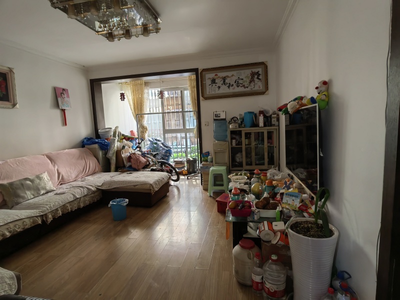 3室2廳2陽臺 秋苑小區(qū)客廳