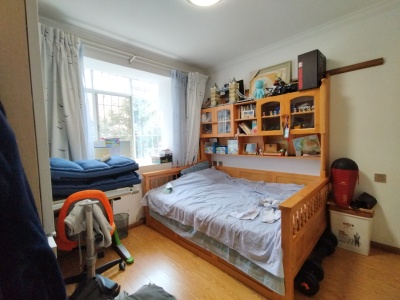 3室2廳1陽(yáng)臺(tái) 昌虹公寓