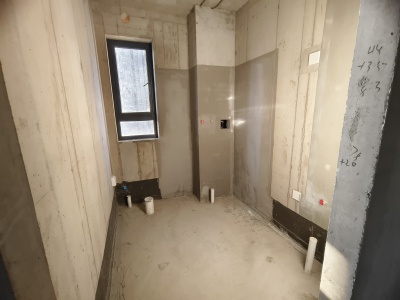 4室2廳2陽(yáng)臺(tái) 碧桂園隆盛府