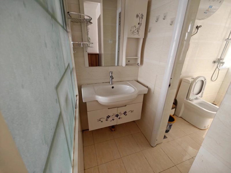 2室2廳1陽臺 候谷花園衛(wèi)生間