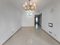 3室2廳1陽(yáng)臺(tái) 盛高大城二期客廳