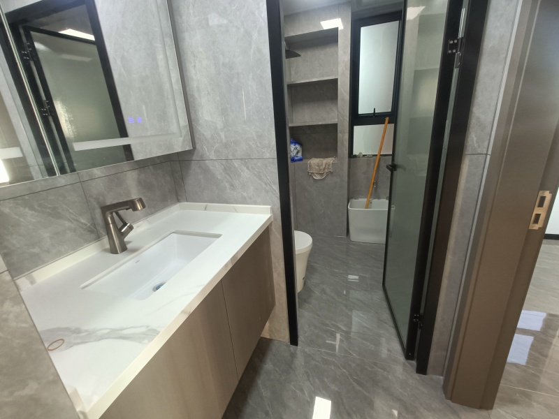 3室2廳2陽臺 融城昆明湖湖珀衛(wèi)生間