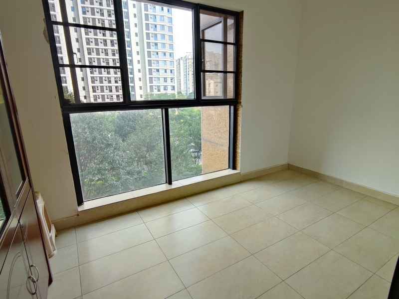 3室2廳2陽臺 濱江俊園塞納組團(tuán)客廳