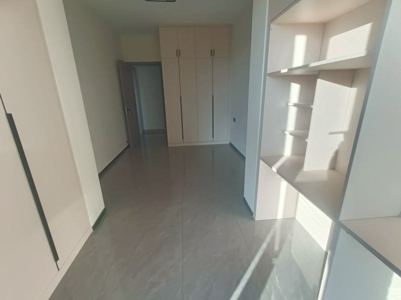 3室2廳2陽臺 融城昆明湖湖珀臥室