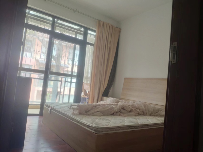 5室3廳3陽臺(tái) 滇池溪谷別墅客廳