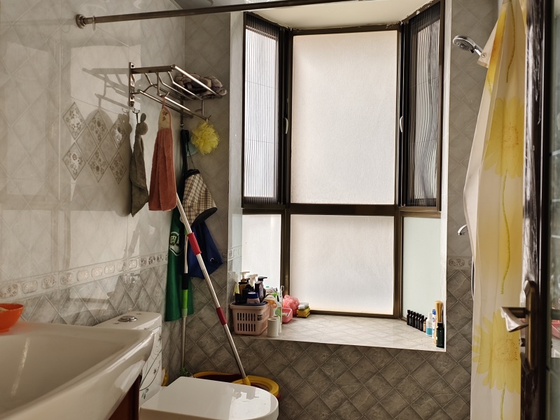 3室2廳1陽(yáng)臺(tái) 麗水雅苑衛(wèi)生間