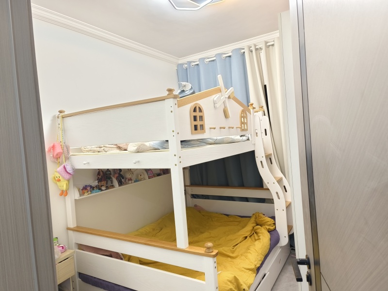 3室2廳2陽(yáng)臺(tái) 招商雍和府一期臥室