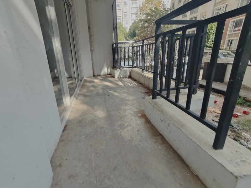 3室2廳2陽臺(tái) 桂鑫園客廳