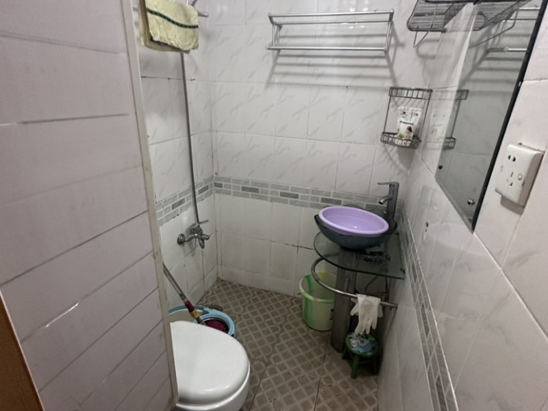 严家地小区卫生间