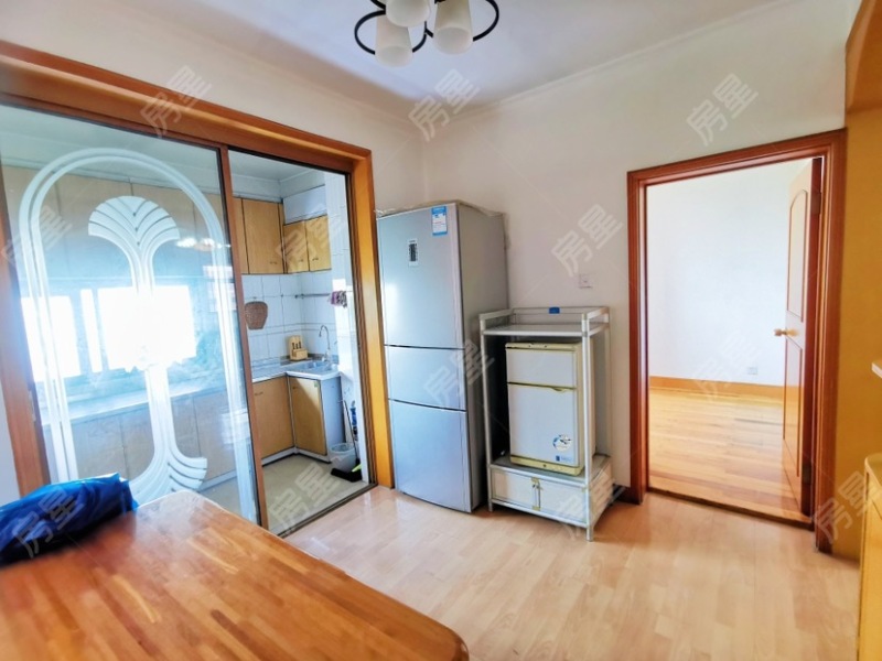 3室2廳1陽臺 金實小區(qū)耀實園餐廳