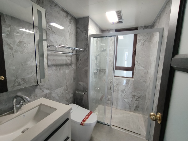 3室2廳1陽臺(tái) 碧桂園北城映象雨水苑衛(wèi)生間