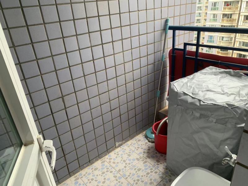 2室2廳 世紀(jì)城玉春苑陽臺