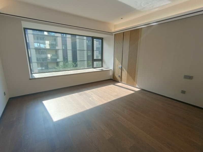 5室3廳3陽臺 華夏四季三期臥室