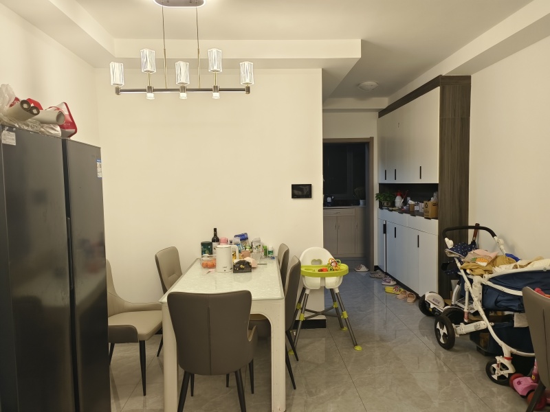 3室2廳2陽(yáng)臺(tái) 招商雍和府一期餐廳