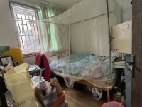 3室2廳2陽臺 秋苑小區(qū)臥室