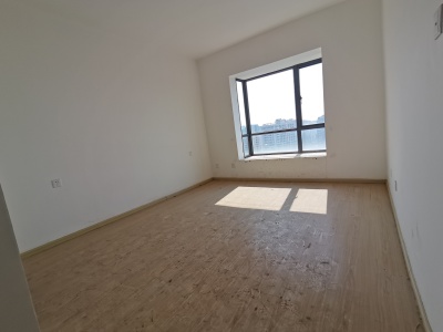 3室2廳2陽臺 潤城一區(qū)