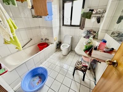 3室2廳2陽臺(tái) 金實(shí)小區(qū)莊實(shí)園