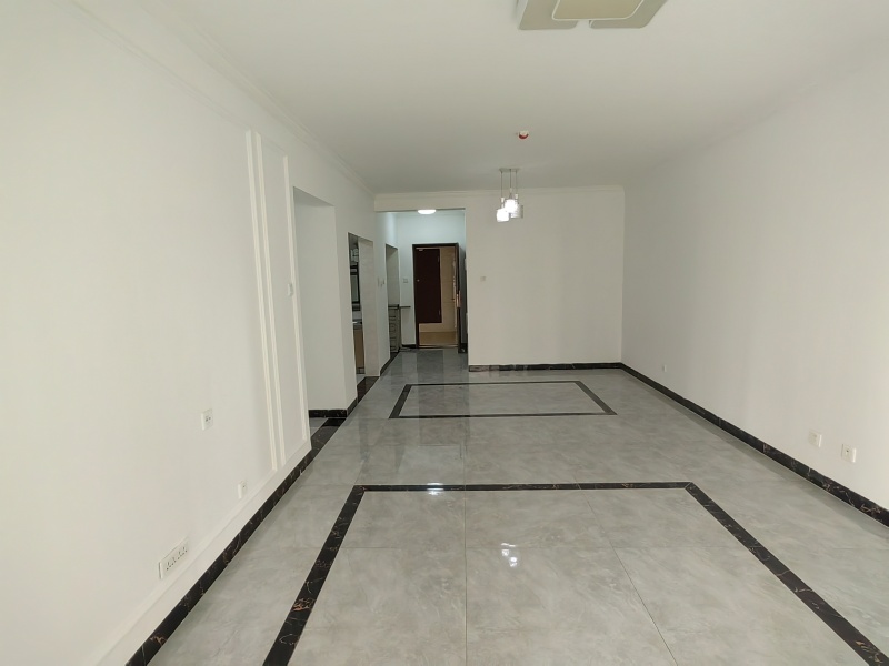 3室2廳2陽(yáng)臺(tái) 金科陽(yáng)光里客廳