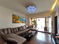 3室2廳2陽臺 東驤神駿一期客廳