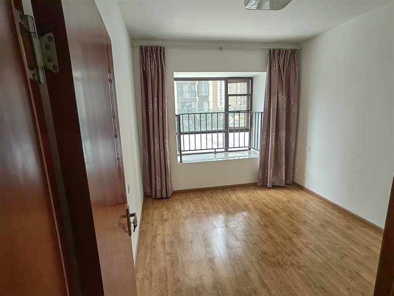 3室2廳2陽(yáng)臺(tái) 金科陽(yáng)光里臥室