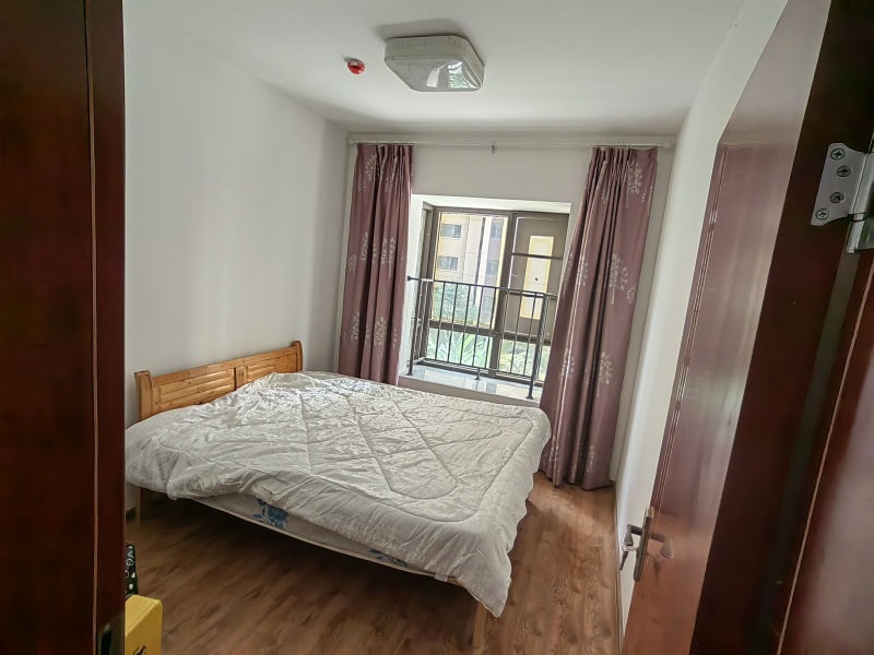 3室2廳2陽(yáng)臺(tái) 金科陽(yáng)光里臥室