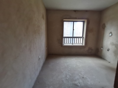 3室2廳2陽(yáng)臺(tái) 溪畔麗景