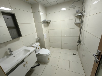 3室1廳1陽臺 潤城八區(qū)