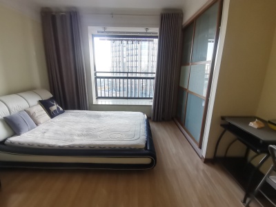 1室1廳1陽(yáng)臺(tái) 中央麗城