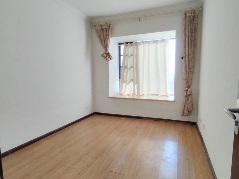 2室2廳1陽臺 金坤尚城學(xué)府里臥室