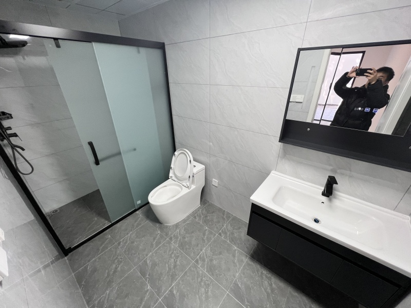 5室2廳1陽(yáng)臺(tái) 華夏四季二期衛(wèi)生間