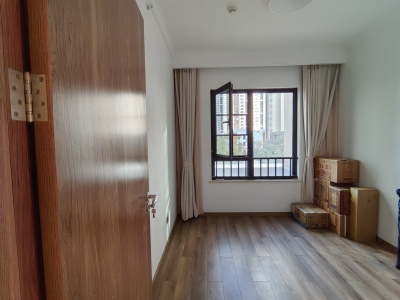 4室2廳2陽臺 俊發(fā)觀云海云漫嶺