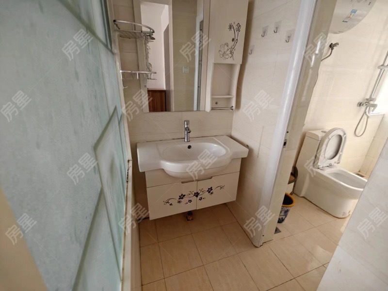 2室2廳1陽臺 候谷花園客廳