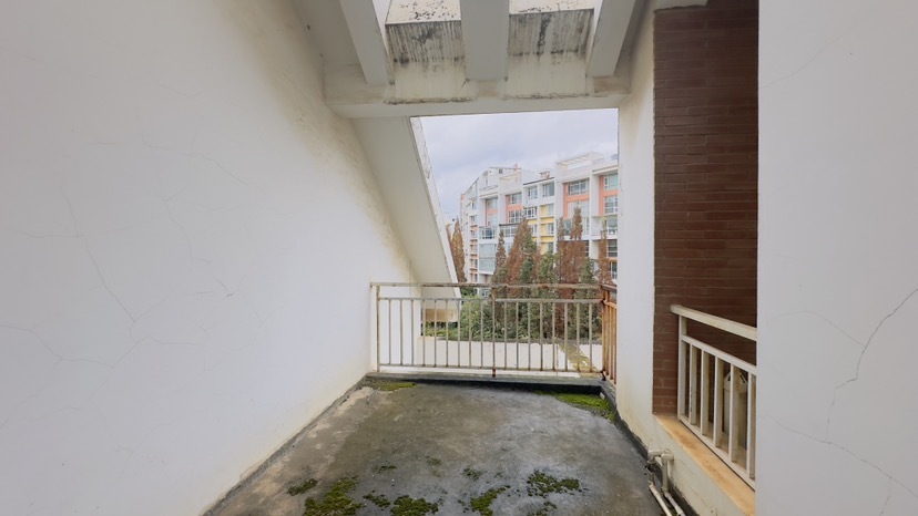 5室3廳3陽臺 湖畔之夢別墅戶型圖