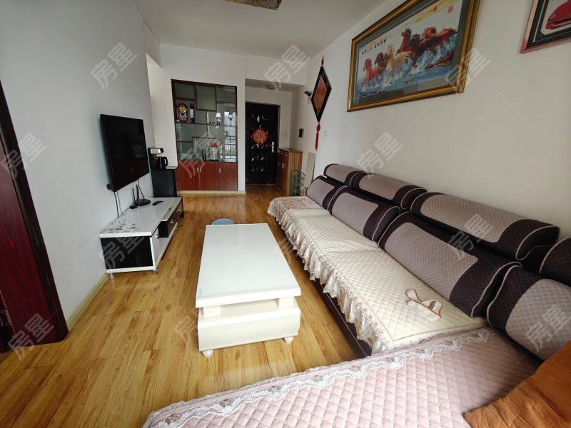 2室2廳1陽臺 候谷花園客廳