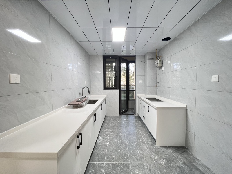 5室2廳1陽(yáng)臺(tái) 華夏四季二期廚房