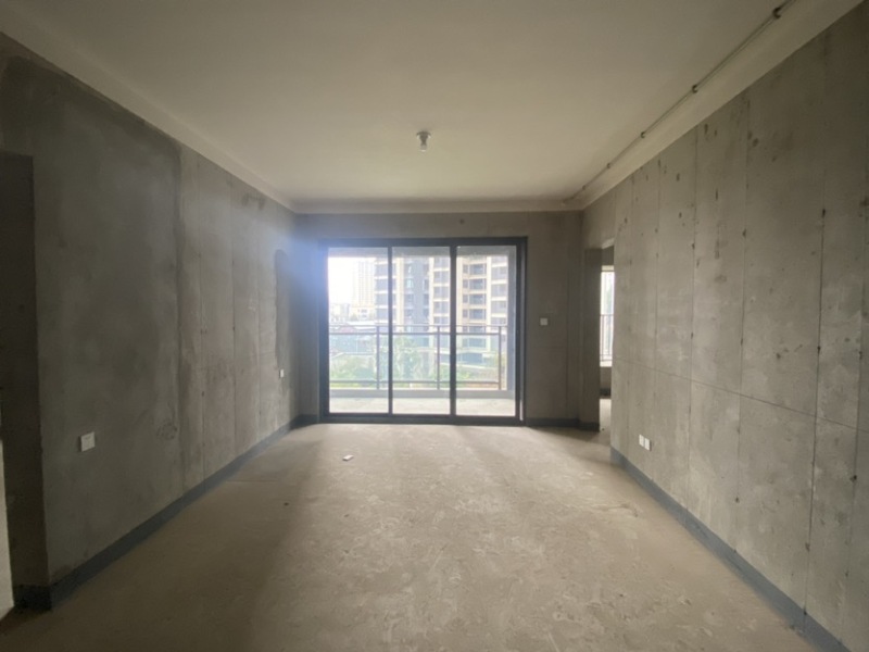 3室2廳2陽臺 招商雍和府一期客廳