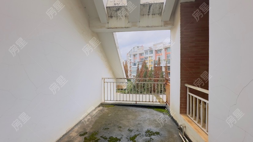 5室3廳3陽臺 湖畔之夢別墅戶型圖