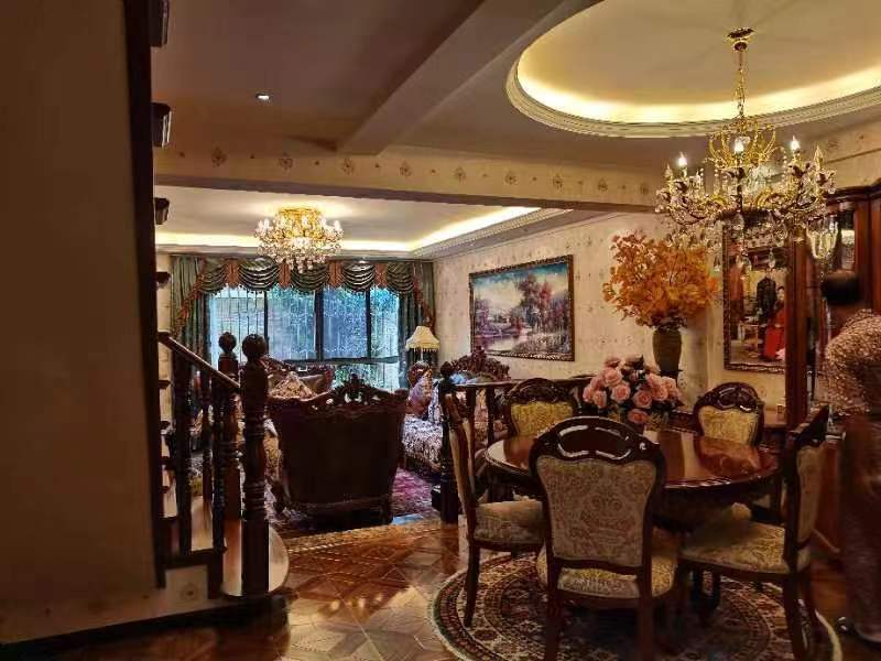 5室3廳3陽(yáng)臺(tái) 滇池星城別墅客廳