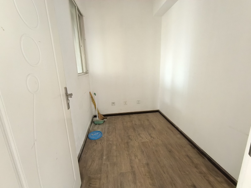 3室2廳2陽臺 南亞未來城臥室